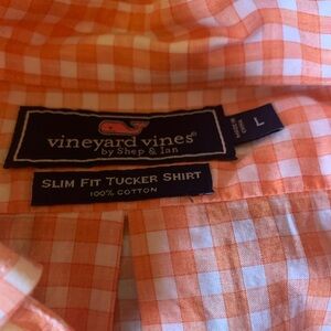 Vineyard Vines button down. Orange and white. Large.